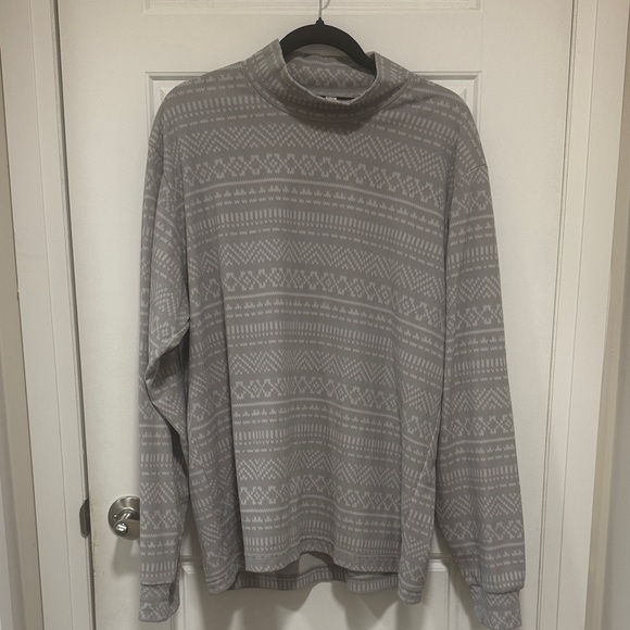 Uniqlo Other - Uniqlo Men's Turtleneck Sweater in Gray Pattern